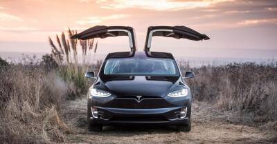 Видео: Tesla Model X на бездорожье оказалась хуже кроссовера Fiat Panda - motor.ru