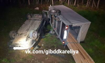 Автомобиль с прицепом опрокинулся на трассе в Карелии - gubdaily.ru - Финляндия - республика Карелия