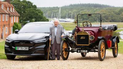 E.Mach - Ford Mustang Mach - Возраст – не помеха: 101-летний мужчина провел тест-драйв Ford Mustang Mach-E - autocentre.ua - Англия