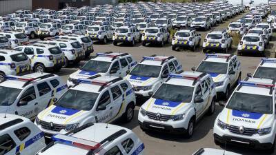 Полиция получила 300 кроссоверов Renault Duster - autonews.autoua.net