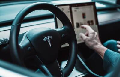 В Киеве владелец Tesla без разрешения протестировал новейший автопилот - autocentre.ua - Киев