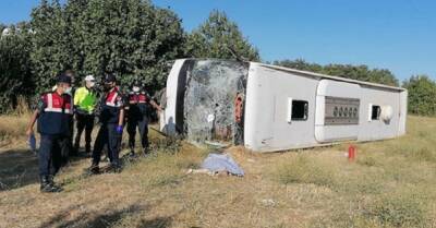 В Турции перевернулся автобус с украинскими туристами, один человек погиб (ФОТО, ВИДЕО) - delo.ua - Украина - Турция