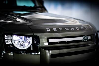 Маленького Land Rover Defender не будет, а большой станет дороже и роскошнее - kolesa.ru - Англия