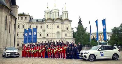 Светлана Журова - В Госдуме прокомментировали продажу подаренных олимпийцам BMW - motor.ru - Россия - Токио