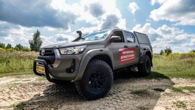 Toyota Hilux переделали в командно-штабную машину для украинской армии - autonews.autoua.net - Украина - Чехия - Словакия - Польша - Македония