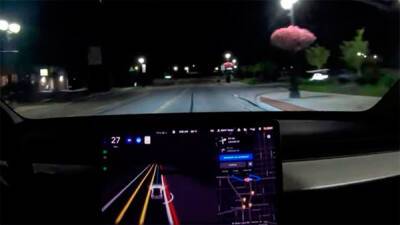 Tesla наконец-то научила автопилот замедлять машину при обнаружении проблесковых маячков ночью - bin.ua - Украина