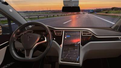 Автопилот Tesla научили «агрессивному» поведению на дороге - motor.ru