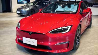 Tesla обновила Model S, заменив оптику и порт зарядки - motor.ru - Тайвань