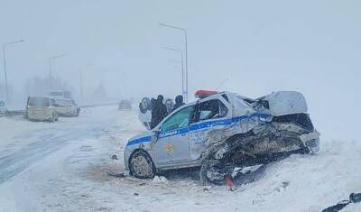 В Башкирии водитель BMW X3 протаранил стоящую машину ГИБДД с сотрудником внутри - mkset.ru - республика Башкирия - Уфа - Оренбург
