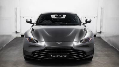 Aston Martin предложил изменить дизайн радиаторной решетки на старых Vantage - motor.ru - Англия