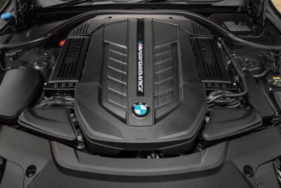 BMW прощается с мотором V12: последние «семёрки» с ним выпустят летом - kolesa.ru - Сша - Россия