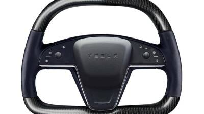 Тюнеры предложили для Tesla «многоугольный» руль - motor.ru
