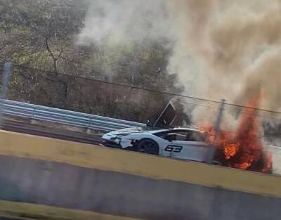 Lamborghini Aventador - Редчайший Lamborghini Aventador сгорел дотла за считанные минуты - autocentre.ua - Мексика