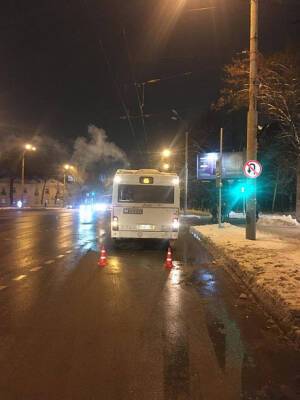 В Ростове произошло ДТП с автобусом, в котором находилось около 40 человек - dontr.ru