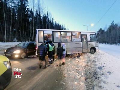 В Петрозаводске ищут свидетелей жесткого ДТП с маршруткой - gubdaily.ru - республика Карелия - Петрозаводск