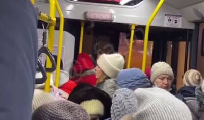 Уфимцы показали как соблюдаются рекомендации надевать маски и перчатки в автобусах - mkset.ru