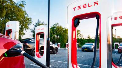 Зарядные станции Tesla Supercharger атакованы: в Китае воры вырезают с корнем зарядные кабели - bin.ua - Украина - Китай