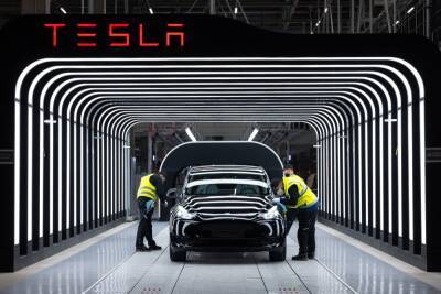 Tesla хорошо поработала в 2021 году: денег много, но новинки опять откладываются - kolesa.ru - Сша - Берлин - штат Техас