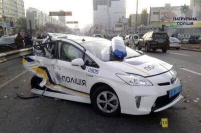 Стало известно, сколько автомобилей разбили украинские полицейские в 2021 году - auto.24tv.ua