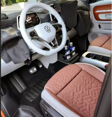 Салон электровэна Volkswagen ID. Buzz впервые показали на живых фото - autocentre.ua