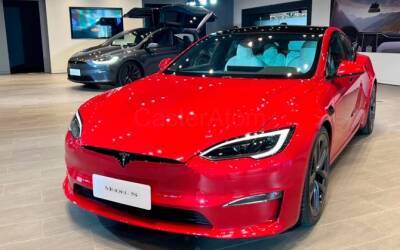 Tesla представила обновленный лифтбек Model S - autostat.ru