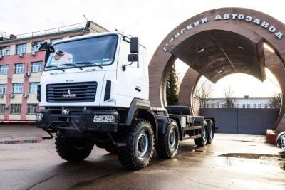 МАЗ вывел на украинский рынок вездеходное шасси 8х8 - autocentre.ua