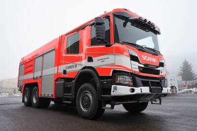 На шасси Scania 6х6 построили мощную пожарную автоцистерну - autocentre.ua - Чехия