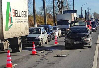 Hyundai Solaris - Водитель легковушки пострадал в ДТП на Московском шоссе в Твери - afanasy.biz - Тверь - Тверская обл.