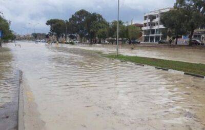 Пострадавшая школа и задержанные рейсы. Последствия урагана - vkcyprus.com - Кипр