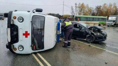 Двое взрослых и двое детей пострадали в ДТП со «скорой» в Саратове - usedcars.ru - Саратов - Волгоград