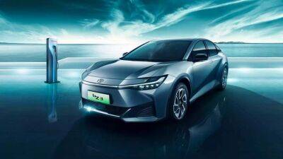 Первый электрический седан от Toyota: каким он будет - auto.24tv.ua - Китай