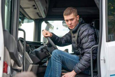 Студенты НТУ одними из первых в Украине ознакомились с тягачами Scania Super - autocentre.ua - Киев - Украина