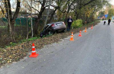 В Калязинском районе автомобиль свалился в канаву - afanasy.biz - Тверь - Тверская обл. - район Калязинский
