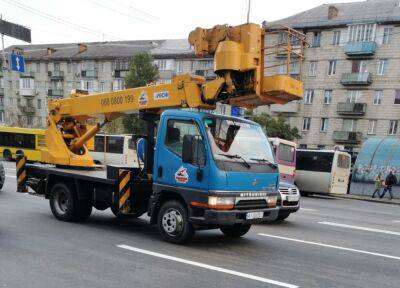В Украине работает интересная автовышка с функцией крана (видео) - autocentre.ua - Киев - Украина