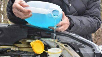 Что надо обязательно заливать в автомобиль, особенно зимой - auto.24tv.ua - Украина