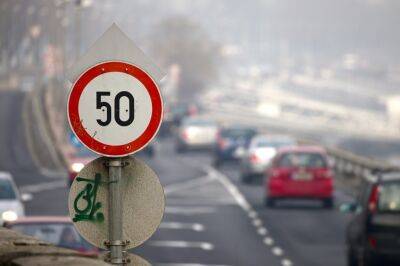 Ограничения скорости: регионы РФ получат рекомендации по установке дорожных знаков - kolesa.ru - Россия