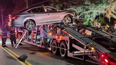 Не удержался: водитель Nissan Maxima залетел на платформу автовоза - autocentre.ua - Сша - штат Флорида