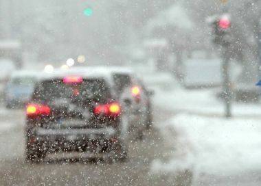 Блекаут, снег, дождь и коллапс на дорогах. 5 советов как уберечь себя за рулем - autocentre.ua - Украина