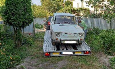 В Закарпатской области у местного священника хранится раритетный автомобиль Renault - autocentre.ua - Испания - Закарпатская обл. - Болгария - Румыния