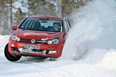 Снег может оторвать спойлер, разболтать колеса и закипятить мотор - autocentre.ua