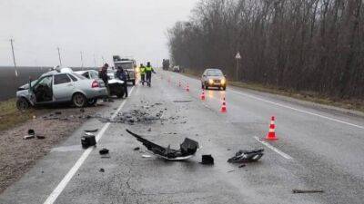 В ДТП с двумя легковыми автомобилями и грузовиком на Кубани один человек погиб, трое пострадали - usedcars.ru - Краснодар - Краснодарский край - Ейск - Кубань