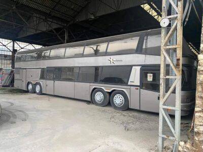 На продажу выставили уникальный четырехосный автобус Megaliner - autocentre.ua - Италия