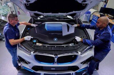 Франк Вебер - Компанія BMW розпочала дрібносерійне виробництво водневої версії позашляховика iX5 - news.infocar.ua