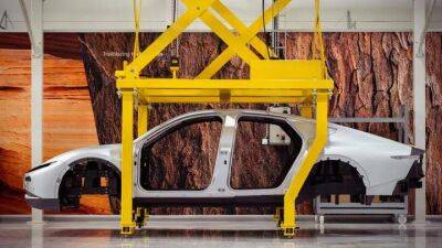Первый серийный автомобиль с солнечными батареями запущен в производство - auto.24tv.ua - Англия - Финляндия