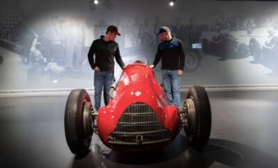 Нико Росберг - Жан-Филипп Импарато - Гуаньюй Чжоу - Боттас и Чжоу посетили музей компании Alfa Romeo - f1news.ru - Китай