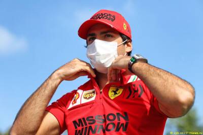Карлос Сайнс: Моя цель – выиграть титул с Ferrari - f1news.ru - Бахрейн