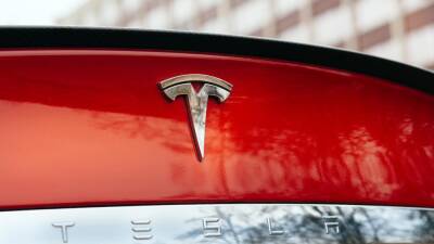У Tesla очередной крупный отзыв: проблемными оказались полмиллиона машин - motor.ru - Сша