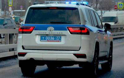 Новый внедорожник Toyota Land Cruiser 300 пополнил автопарк российской полиции - avtonovostidnya.ru - Россия
