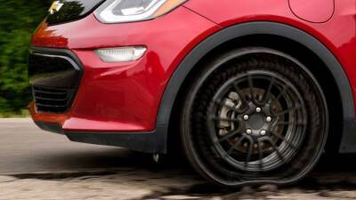 Новое поколение Chevrolet Bolt обуют в безвоздушные шины Michelin - autonews.autoua.net