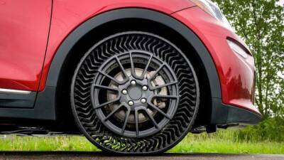 Первым серийным автомобилем с "вечными" колесами Michelin может стать Chevrolet Bolt - auto.24tv.ua